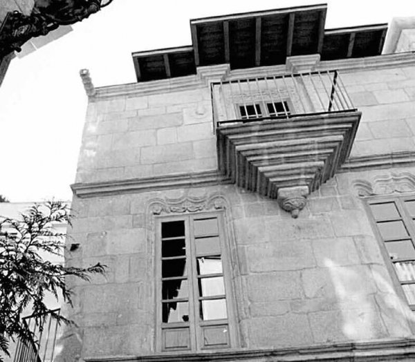 La reforma de la Casa Arines, en el Casco Vello, fruto más visible del Plan Urban de 1994.