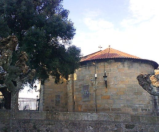 Iglesia de San Miguel de Bouzas.