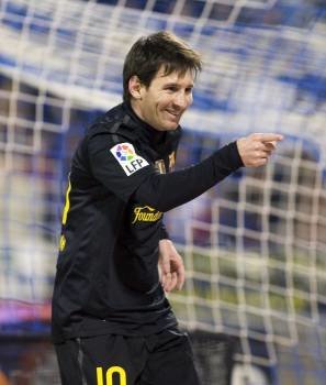 Messi celebra un gol en el partido contra el Zaragoza. (Foto: EFE)