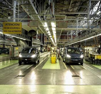 Imagen de la factoría de la multinacional PSA Peugeot-Citroen de Vigo. (Foto: ARCHIVO)