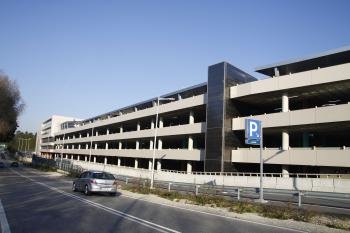 El parking de Peinador supuso una inversión de 50 millones de euros. Parte está cerrado.