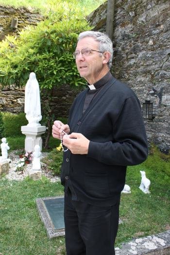 Ignacio Domínguez, párroco de Sabarís y exorcista oficial de la Diócesis de Tui-Vigo.