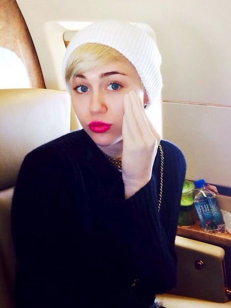 La polémica Miley Cyrus no para de utilizar el filón sexual