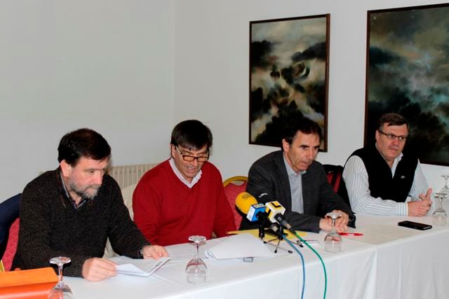 Paco Villanueva, José Luis Pérez Ouro, Isidoro Hornillos y Mario Muzas, en la rueda de prensa de ayer.