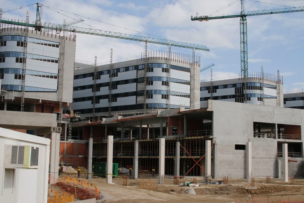 A pie de obra el nuevo hospital tiene nombre de hotel NHV, pocos saben que es el “Álvaro Cunqueiro”.