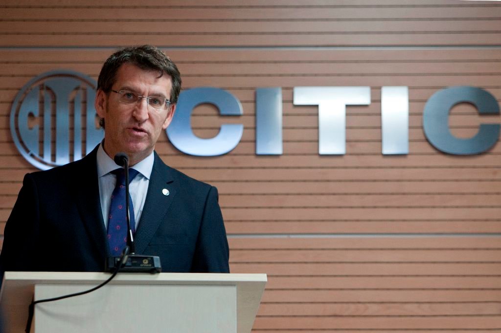 Núñez Feijóo inauguró ayer las instalaciones de Citic Censa junto a los responsables de la multinacional.