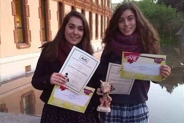 Las alumnas ganadoras Noelia Álvarez y Ana Mateo.