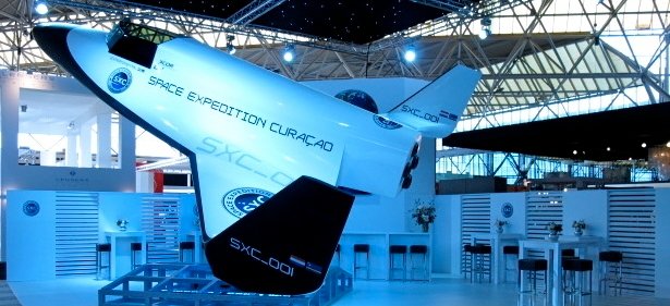 Maqueta a escala real de la aeronave de la compañía Space Expedition Corporation.