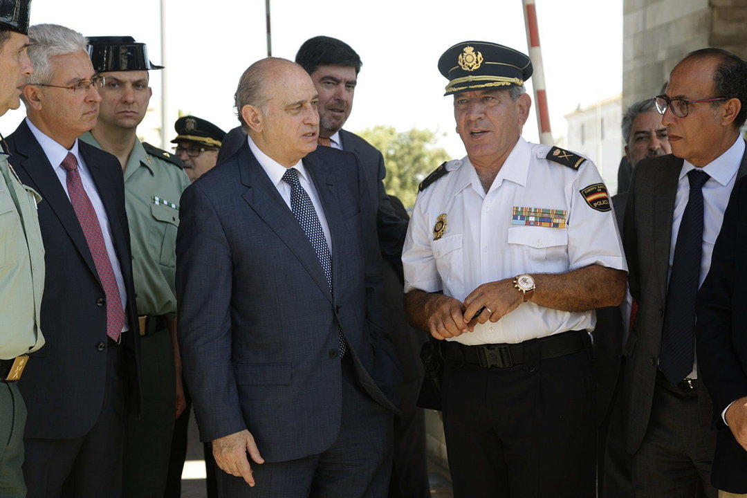 El ministro Fernández Díaz, en su visita a Melilla.