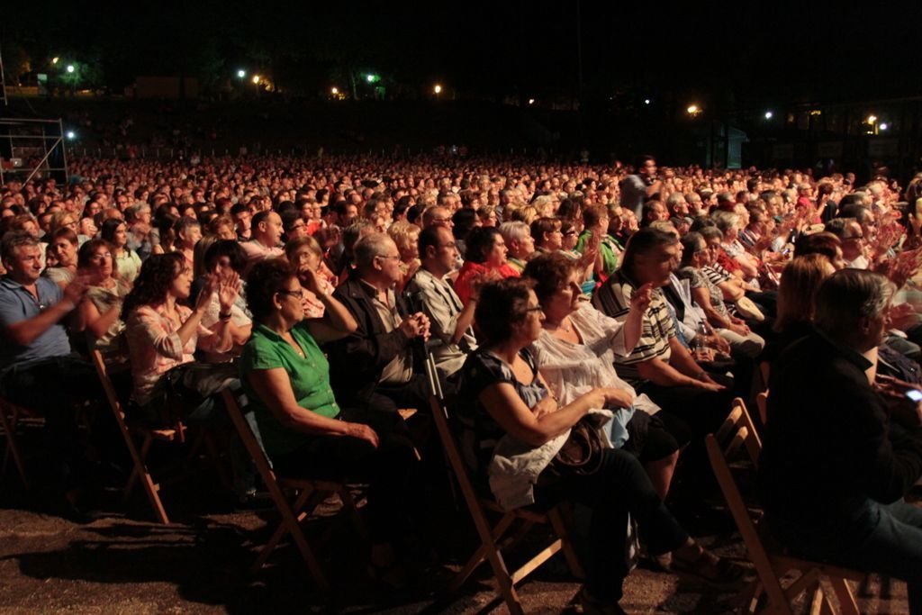 El público respaldó como cada año el escenario de Castrelos en el primer concierto de la temporada.
