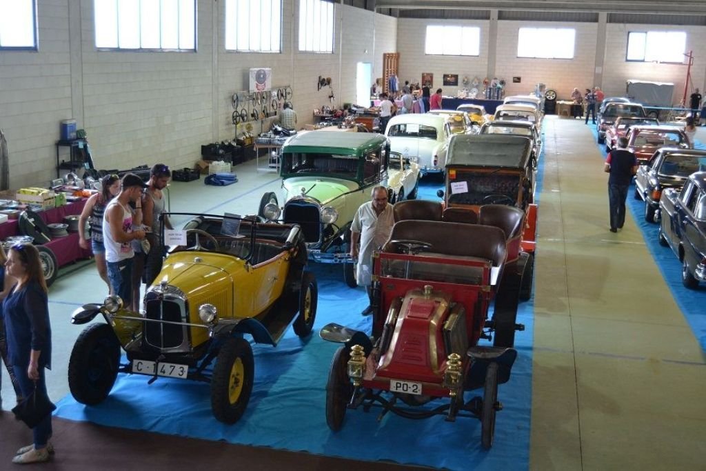 Entre los coches que se pudieron ver en Tomiño estaba un Renault Frères del año 1914.
