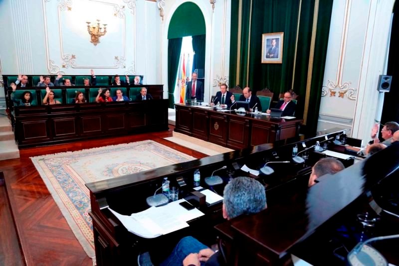 El pleno de la Diputación aprobó dos mociones sobre inversiones en el estadio de Balaidos.