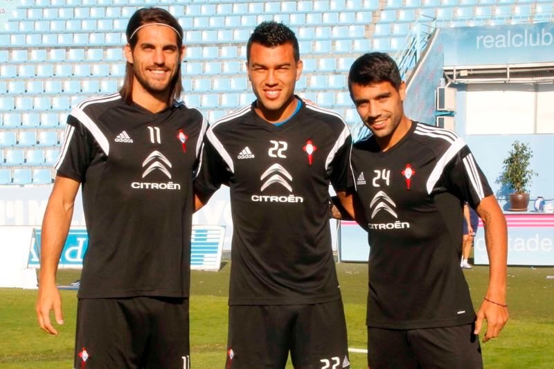 Larrivey, Cabral y Augusto Fernández son –junto a Pablo Hernández, ausente para no herir sensibilidades en Chile– los jugadores argentinos. 