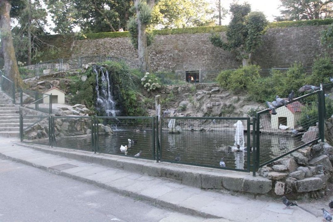 Las dos mujeres fueron localizadas en este estanque del Castro, al lado de la fortaleza.