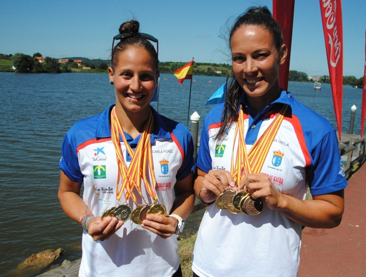 Carla Pérez y Ana Varela, con su colección de medallas