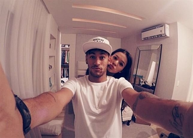 Neymar rompe con su novia Bruna Marquezine en Ibiza