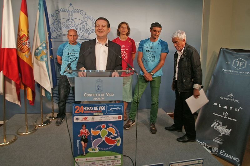 El alcalde presentó ayer las 24 horas de Vigo en el Concello