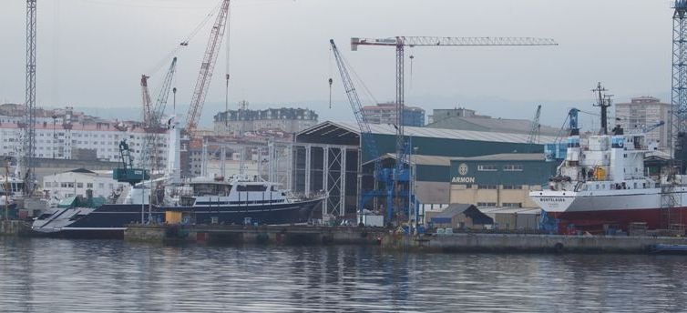 El Gobierno recurrió ante Europa la devolución del "tax lease" hace un año. En total la devolución son 126 millones. En la foto, vista de los astilleros de Vigo.