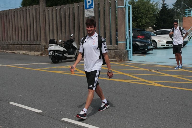 Carles Planas, a la salida ayer desde A Madroa para iniciar viaje.