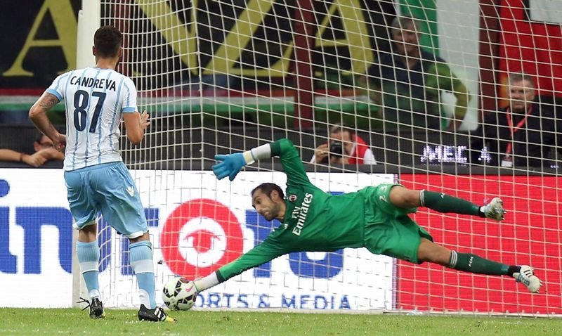 El portero gallego Diego López le detuvo un penalti a Antonio Candreva y frenó la reacción del Lazio.
