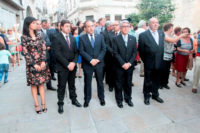 La procesión contó con la presencia de representantes de la vida política, encabezada por el subdelegado del Gobierno, Antonio Coello y el alcalde Enrique Sotelo.