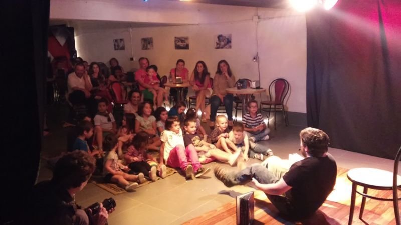 Cuentacuentos solidario en Café Teatro Vigo