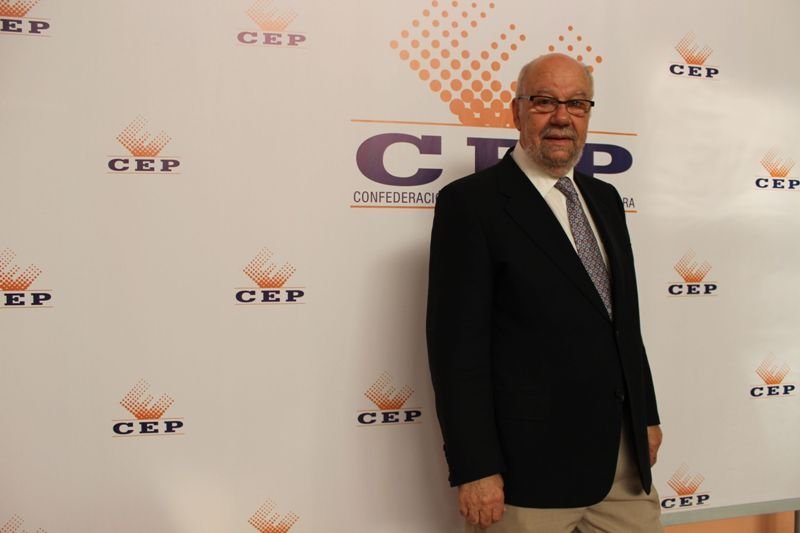 Luis Novoa volverá a presentarse el año que viene a presidir la CEP.