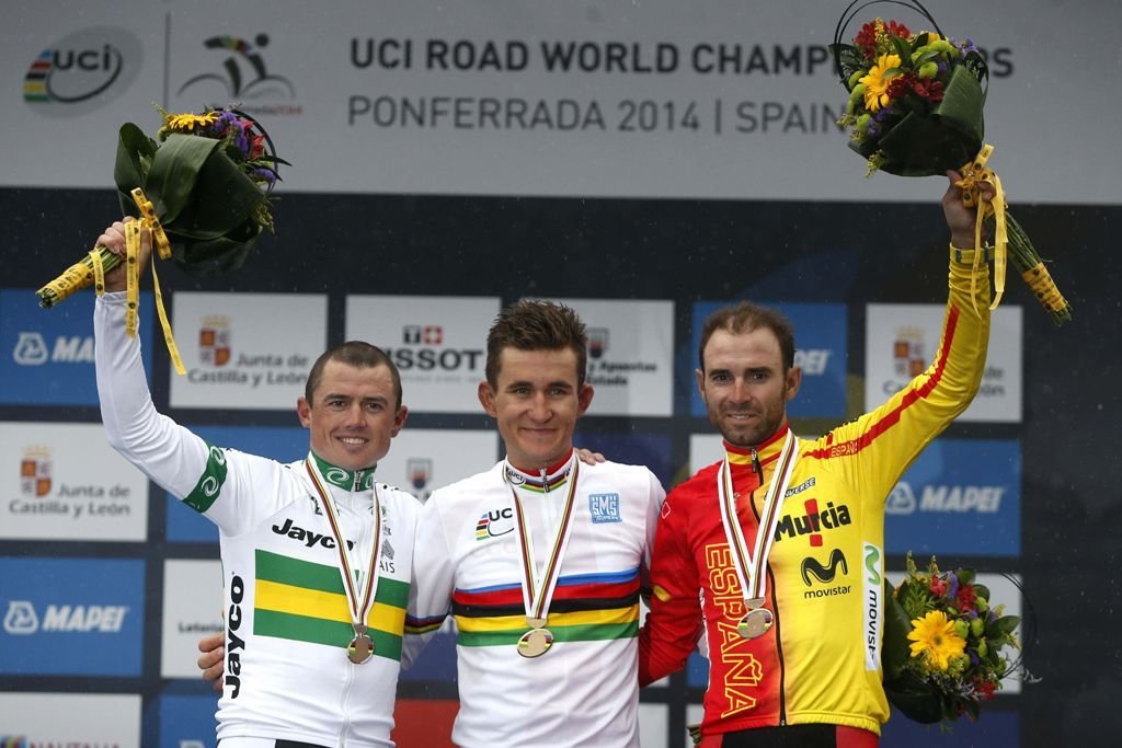 El australiano Simon Gerrans, el polaco Michal Kwiatkowski y el español Alejandro Valverde, en el podio.