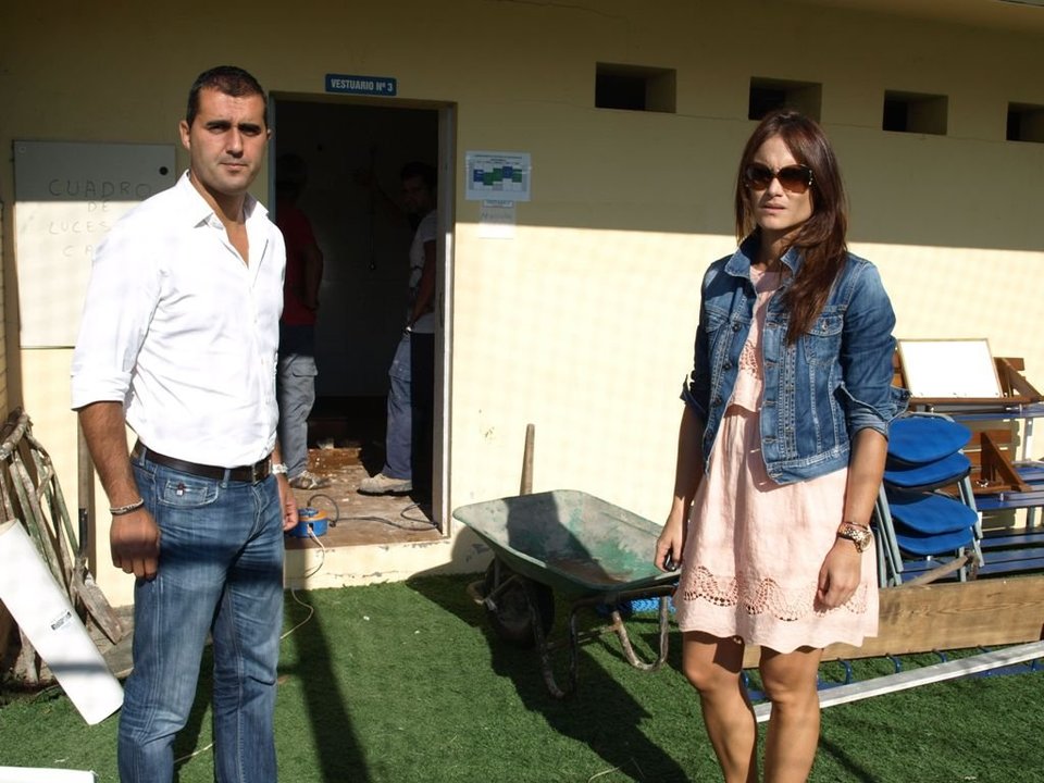 Alberto Valverde y Liliana Silva al inicio de las obras en Nigrán.