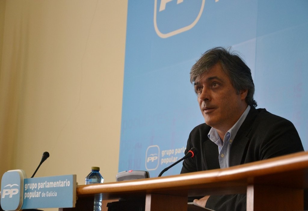 El portavoz popular, Pedro Puy, en una comparecencia en el Parlamento gallego.