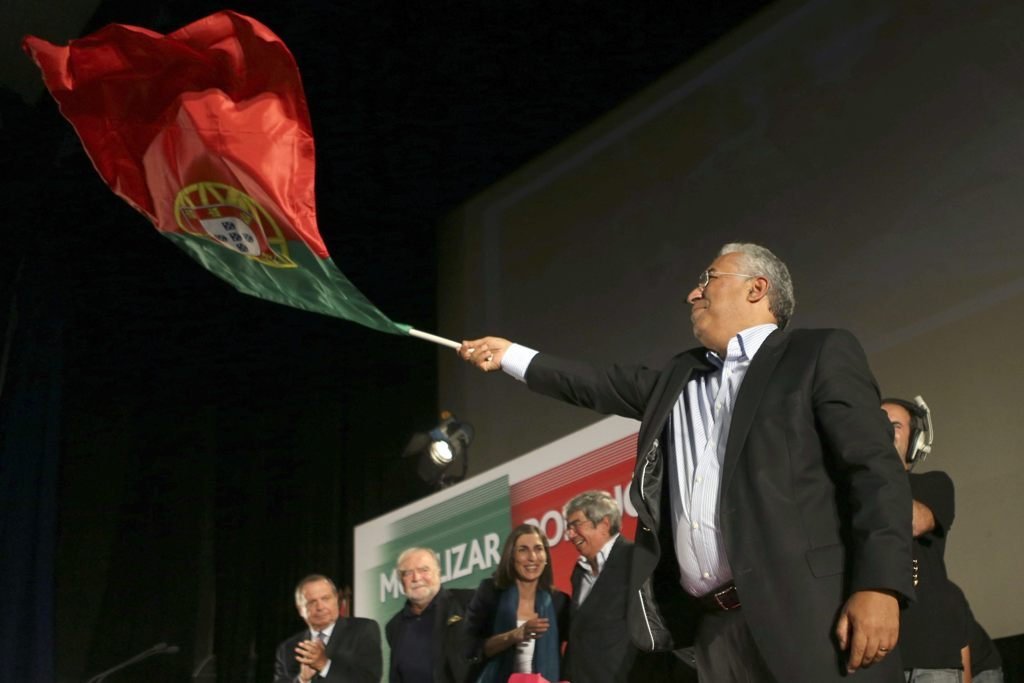 António Costa celebra su victoria en las primeras de los socialistas de Portugal.