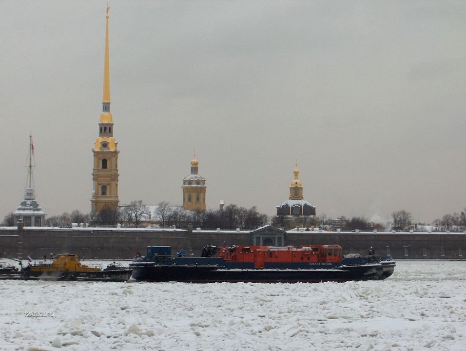 El buque "Nevskaya Zastava", el rompehielos que trabaja en el río Neva, de San Petersburgo, lleva maquinaria viguesa de Fluidmecánica.
