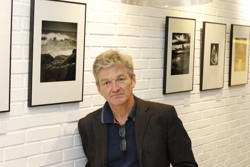 Mark Ritchie muestra el mar en sus fotografías.