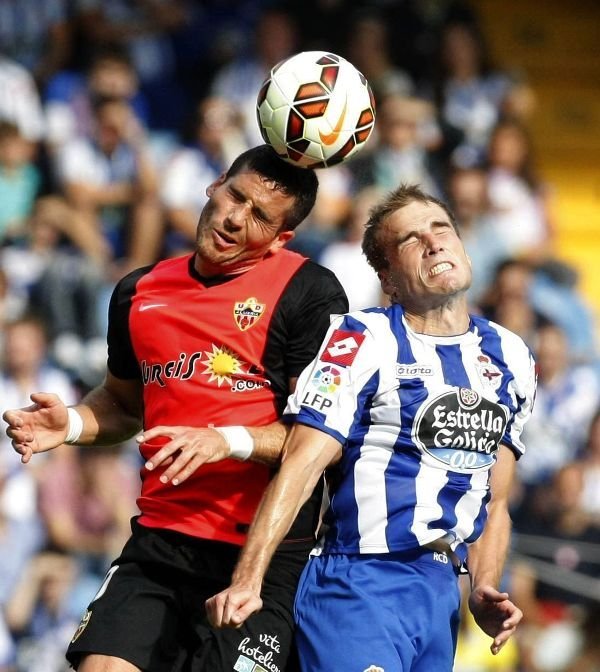 Bergantiños y Hemed (Almería), en el último partido del Deportivo.