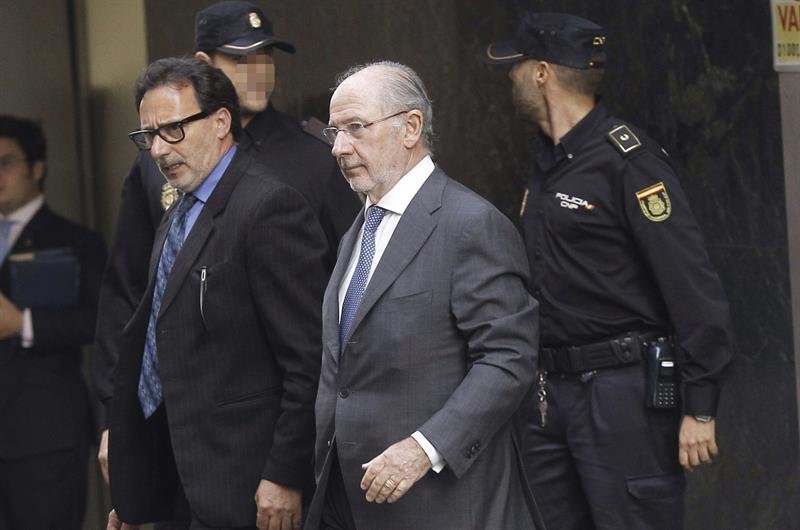 El expresidente de Bankia Rodrigo Rato (c)