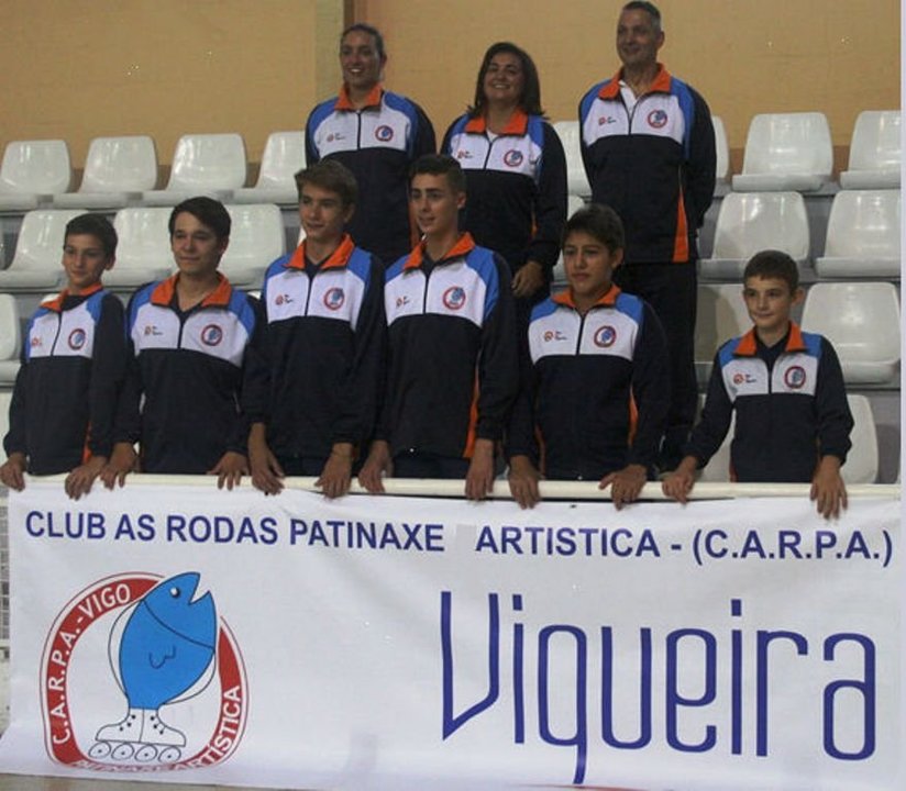 Patinadores y técnicos del club vigués Carpa-Viqueira.