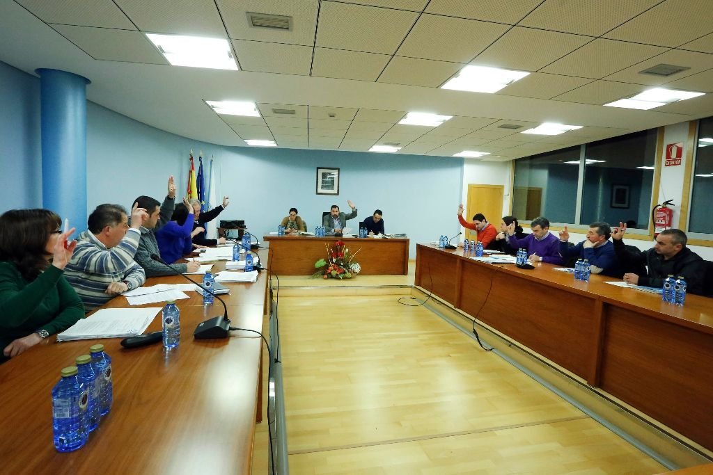El pleno de Salceda aprobó mejores condiciones bancarias para la administración local.