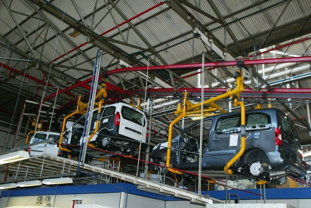 La factoría sólo aplicará lasmedidas de recortes si el grupo francés le adjudica la nueva gama de furgonetas, que sustituirán a la Berlingo y la Partner. 