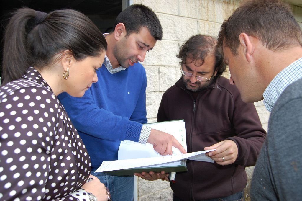Nidia Arévalo y el concejal, visitaron el depósito de Guizán. 