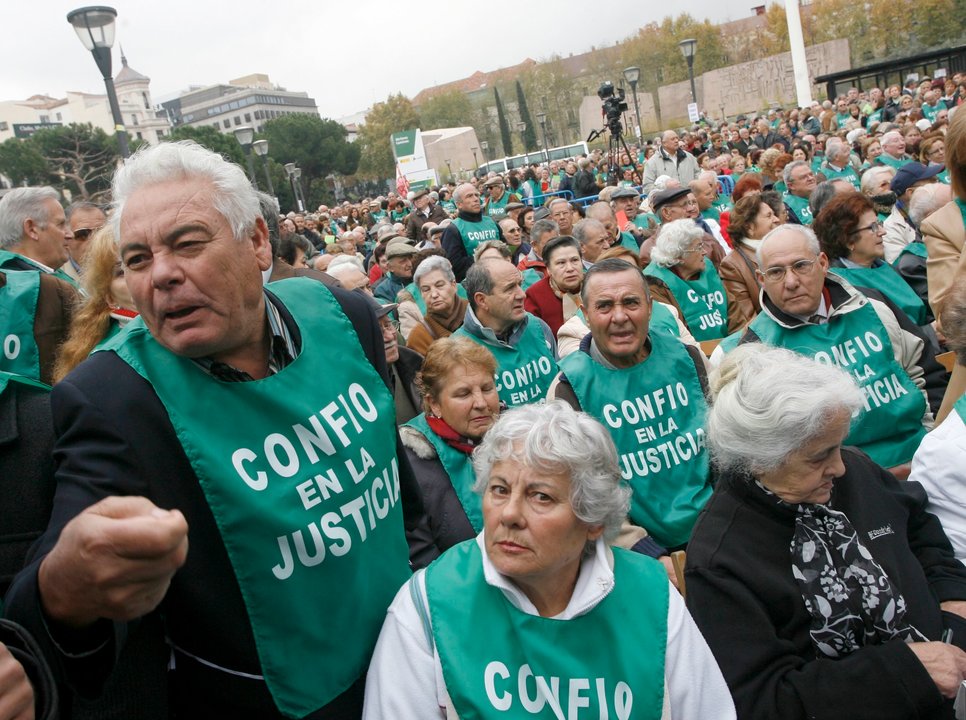 Concentración de afectados en la Plaza de Colón de Madrid, el 28 de noviembre de 2009