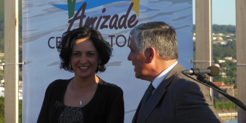 Sandra González, alcaldesa de Tomiño, y Fernando Nogueira, de Cerveira, durante el encuentro.