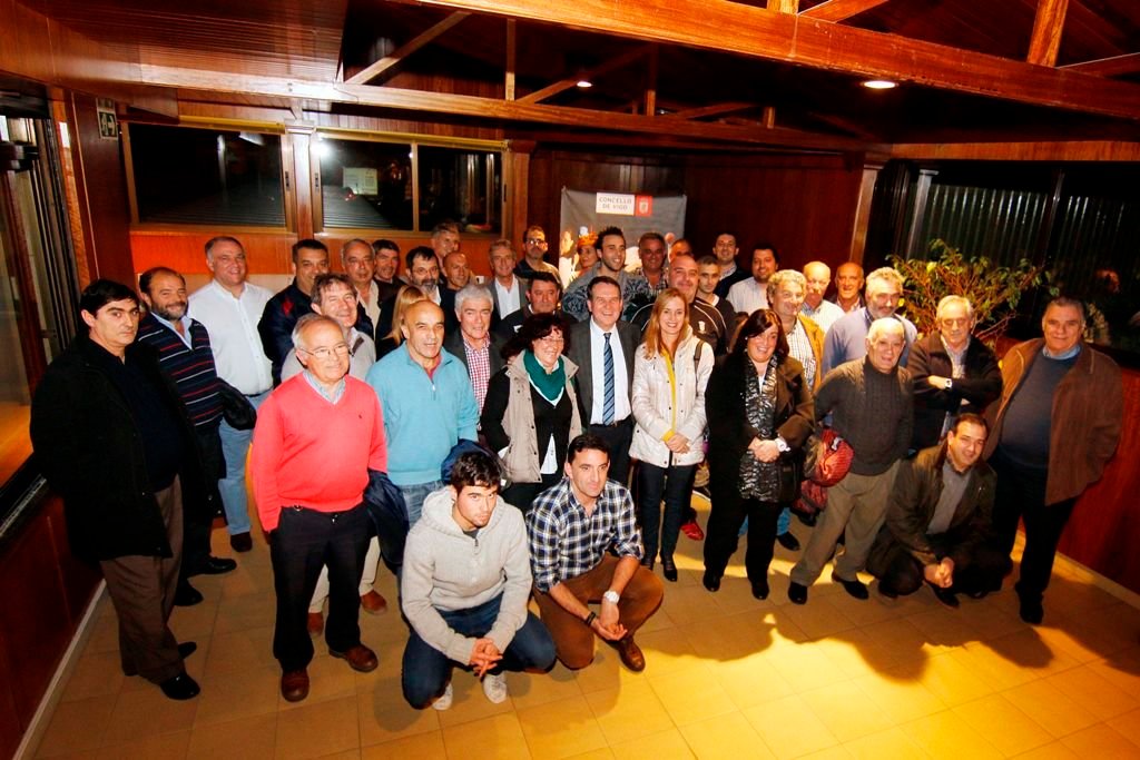 El alcalde recibe a los clubes de fútbol base de Vigo 