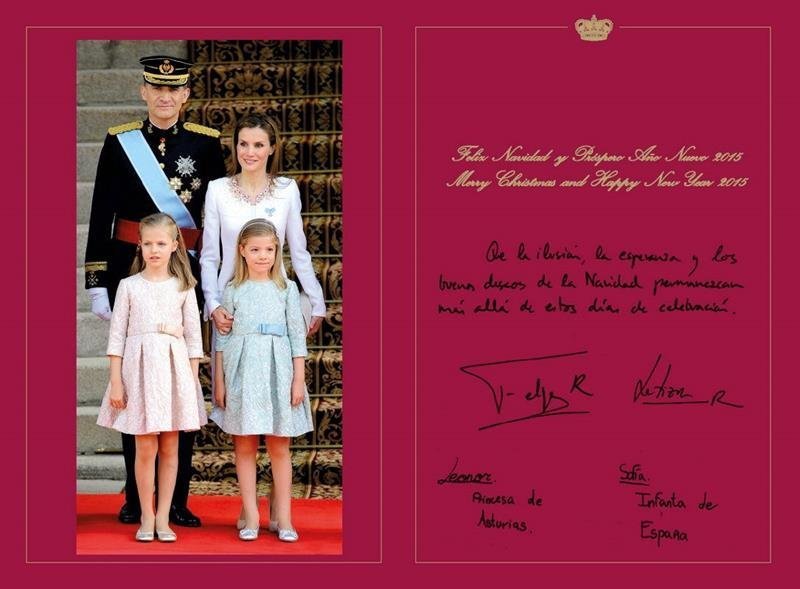 Fotografía facilitada por la página web de la Casa Real, del interior de la primera felicitación navideaña de los Reyes