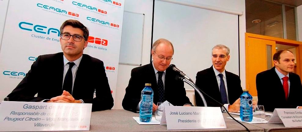 De Monts, responsable de compras de PSA en Vigo, el presidente de Ceaga, el conselleiro de Economía y el director de PSA Vigo, ayer.
