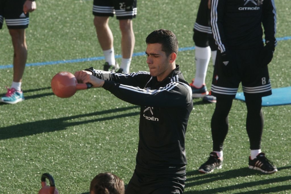 El lateral izquierdo Samuel Araújo debutará hoy en partido oficial con el primer equipo del Celta.