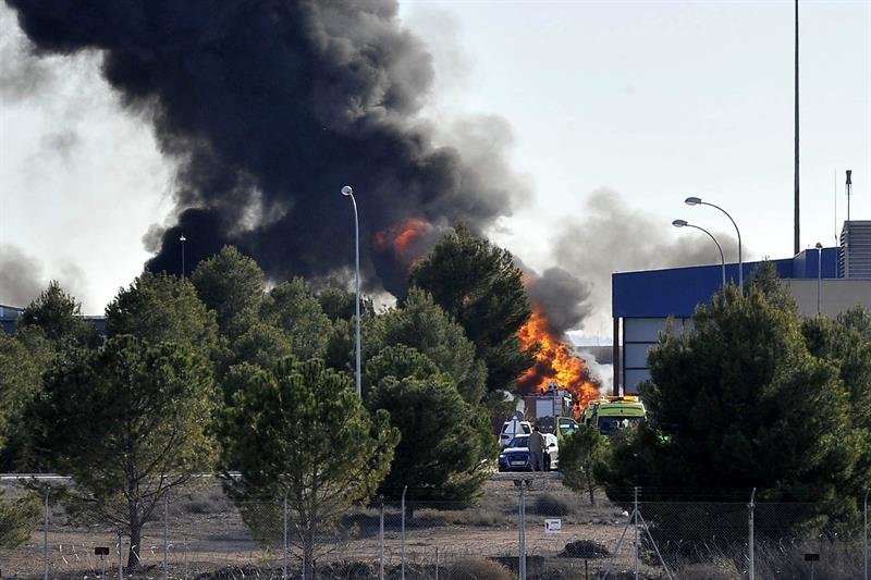 Dos pilotos han fallecido y otras diez personas han resultado heridas -seis de gravedad- al estrellarse un avión F-16 griego en la base aérea de Los Llanos (Albacete)