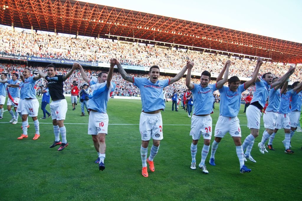 Los jugadores del Celta celebran el ascenso tras el empate sin goles ante el Córdoba en la que fue su última visita a Balaídos.