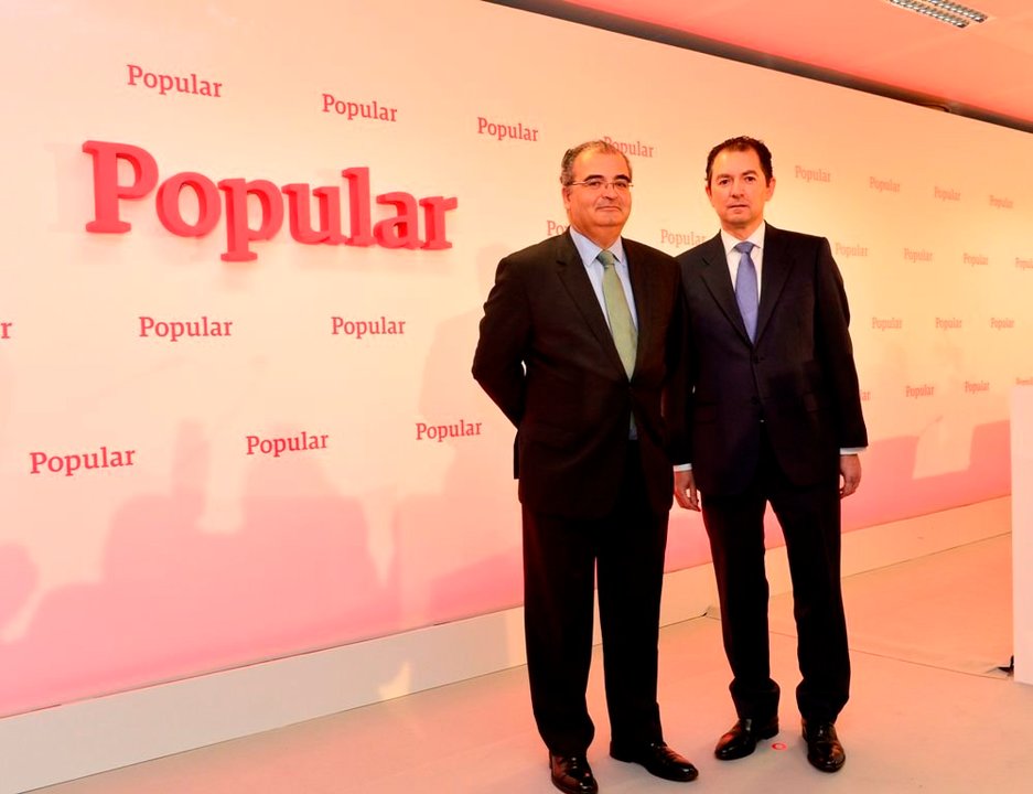 Ángel Ron, presidente del Popular, y Francisco Gómez, consejero delegado con el nuevo logo.