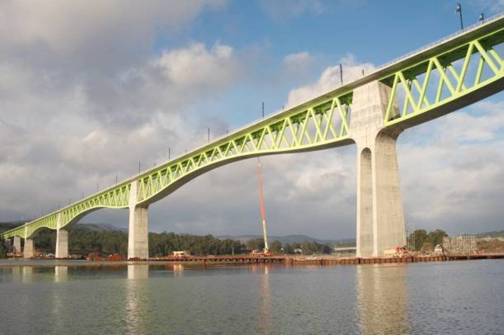 El viaducto del Ulla, espectacular, pieza definitiva del eje atlántico ferroviario Vigo-A Coruña.