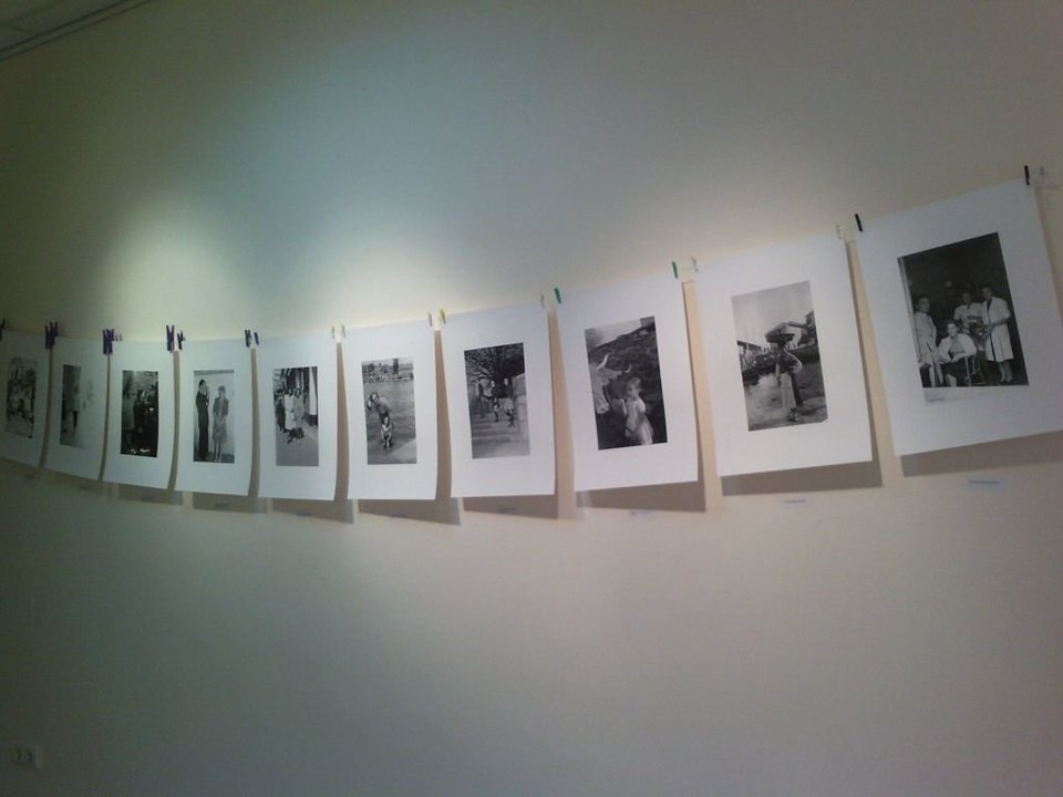 La Casa da Muller inauguró esta semana la exposición “Mulleres Século XX. Luces e sombras”, una selección de cincuenta fotografías, cedidas por el Archivo Histórico Provincial de Lugo, y que repasa el rol femenino durante el franquismo.